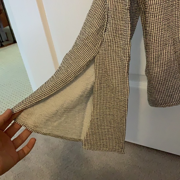 Zara Bell Sleeve Top - Picture 2 of 3